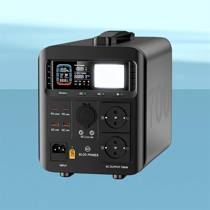Built-in a pure sine wave 700W inverter